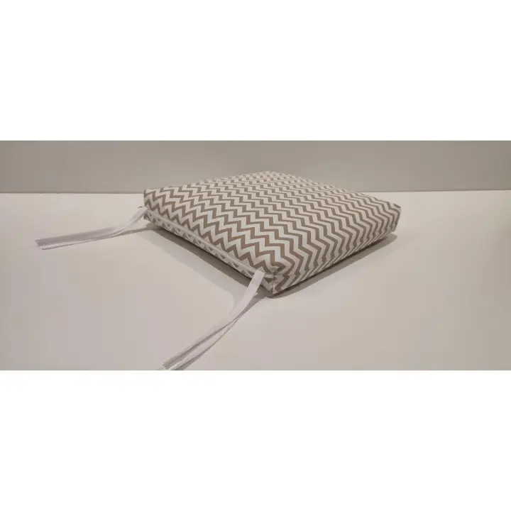 Asiento acolchado para silla desenfundable y lavable. Modelo espiga (beige o negro) 40cm/45cm/50cm.  Fabricado en España - 1