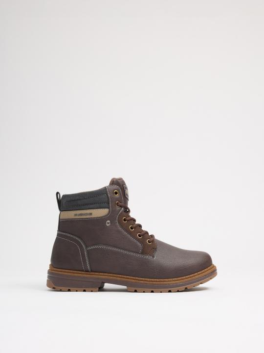 Mountain boot, made of imitation leather fabric, combination of colors and materials in inside cut