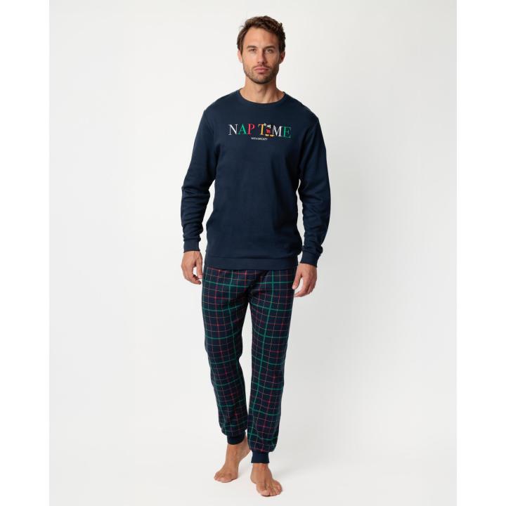🛌 Pijama para Hombre Disney by ADMAS | Modelo Mickey “Nap Time” | Conjunto de Dos Piezas de Algodón Suave | Camiseta Azul Marino y Pantalón Largo a Cuadros | Tallas M-L-XL |  🚚✨ modelo 63224