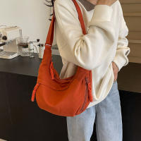 Bolso De La Mujer Estiloso De Forma Dumpling Con Múltiples Bolsillos Y Correa Ajustable Gran Capacidad Bolso De Hombro De Moda Para Viajes Al Aire Libre - details 4