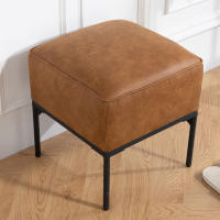 HOMCOM Reposapiés Salón, Taburete Bajo Moderno con Asiento Acolchado Grueso y Patas de Acero, Cuero Sintético, Otomana de Dormitorio, Carga 120 kg, para Entrada, Pasillo, 40x40x46 cm, Marrón - details 3