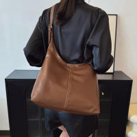 Bolso De Hombro Vintage Para Mujer Con Gran Capacidad Y Correa Cruzada Retro Tote Para Comunicación Material PU Sólido - details 12