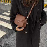 Bolso Cruzado de cuero PU para Mujer, Cartera de diseño, semicircular, estilo Retro, at fashion - details 34