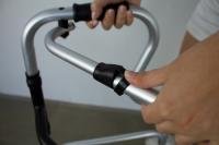 Andador Plegable de aluminio Pórtico Mobiclinic Plegable Para ancianos Conteras antideslizantes Ligero Altura regulable Sin ruedas 4 apoyos Personas mayores Andador para adultos - details 1