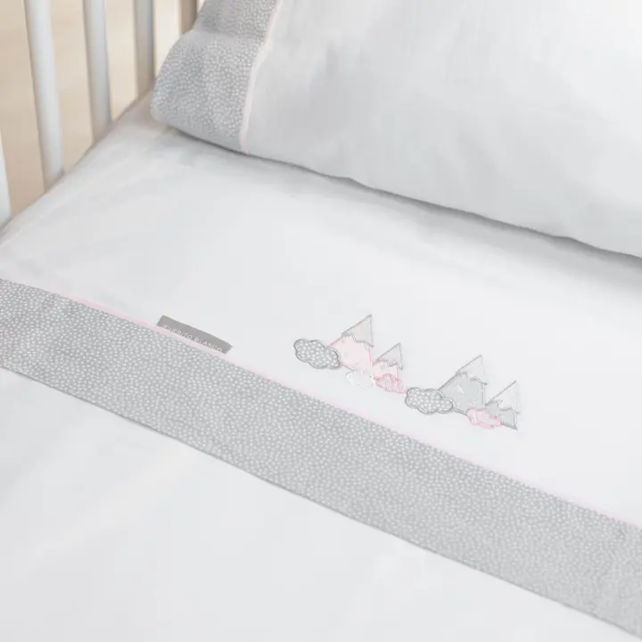 Juego de Sábanas Coralina Cuna Burrito Blanco - Suaves y Calentitas para Bebé | Diseño Montañas | 3 Medidas Disponibles - 1