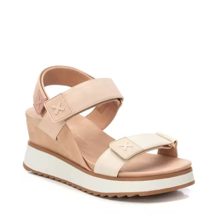 SANDALIAS XTI 143848 TAUPE.Sandalia de mujer con cuña. - 1