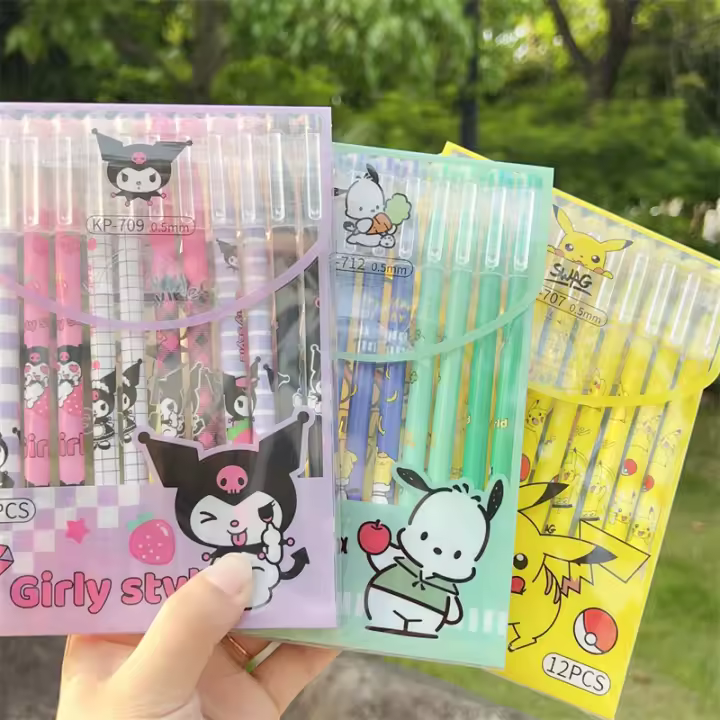 Sanrio Gel Pen 12Pcs Kawaii Hello Kitty Fresa Cinnamoroll Kuromi Melody Estación De Trabajo Estudiantes Bolígrafo 0.5 Negro Exam Pen - 1
