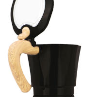 Cafetera italiana eléctrica Jocca con tapa transparente, base giratoria 360°, capacidad para 6 tazas (300 ml), filtro extraíble, interruptor luminoso, diseño elegante en aleación de aluminio y detalles en madera, café en solo 7 Minutos - 480W - details 2