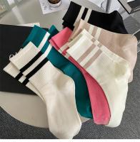 Calcetines De Mujer Estilo Preppy Japonés Moda Otoño Nuevos Calcetines Deportivos De Color Caramelo Con Rayas Casual Para Niñas - details 4
