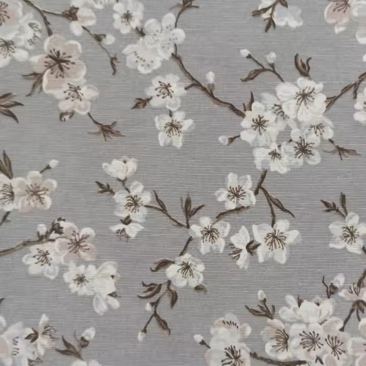 Lafabricadelastelas-Mantel de loneta de algodón flores almendro gris y beige estampado lavable, decoración hogar cocina, salón, comedor - 1