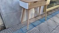 VERSA - Consola de madera color natural, 2 cajones, extremos blancos ondulados, 90x33x78 cm - details 7