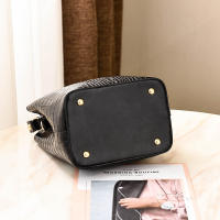Bolso de Mano de PU con Patrón de Cocodrilo para Mujeres - details 29