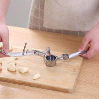 Prensa de Ajo Grande, macacador de Ajo, clip de Ajo, aleación de zinc MULTIFUNCTION, Tirador Manual de Maple inoxidable
Ponche de Ajo Estilo, 16*5cm - details 0