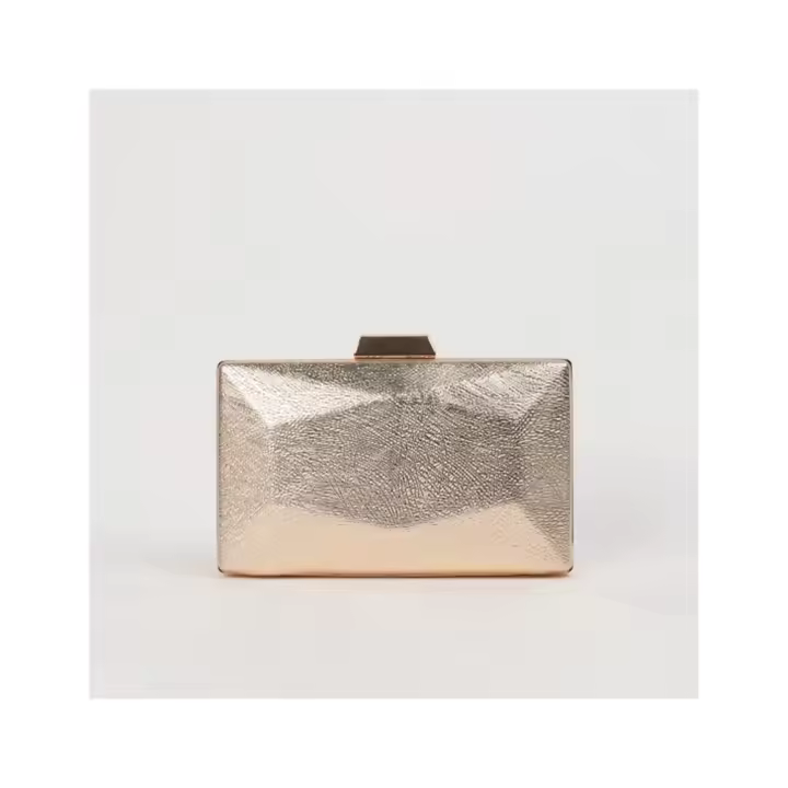 Bolso de mano clutch bodas eventos en polipiel con textura y color metalizado - 1