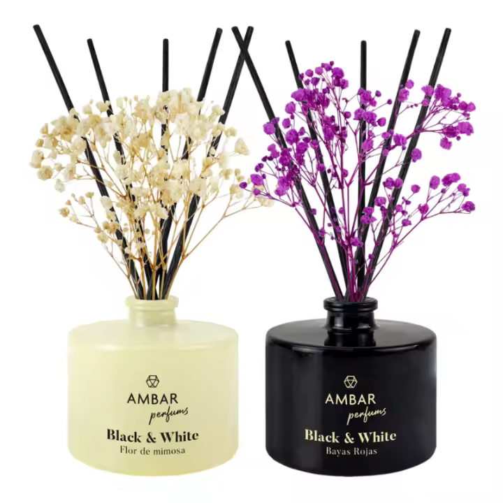 LILI HOME Mikado Colección Black & White – 40 ml combinan fragancias sofisticadas, fórmulas sin alcohol y un diseño decorativo único con flor incluida. Cada mikado ofrece más de 45 días de frescura continua, cuidando de ti y de tu entorno. Perfectos para - 1