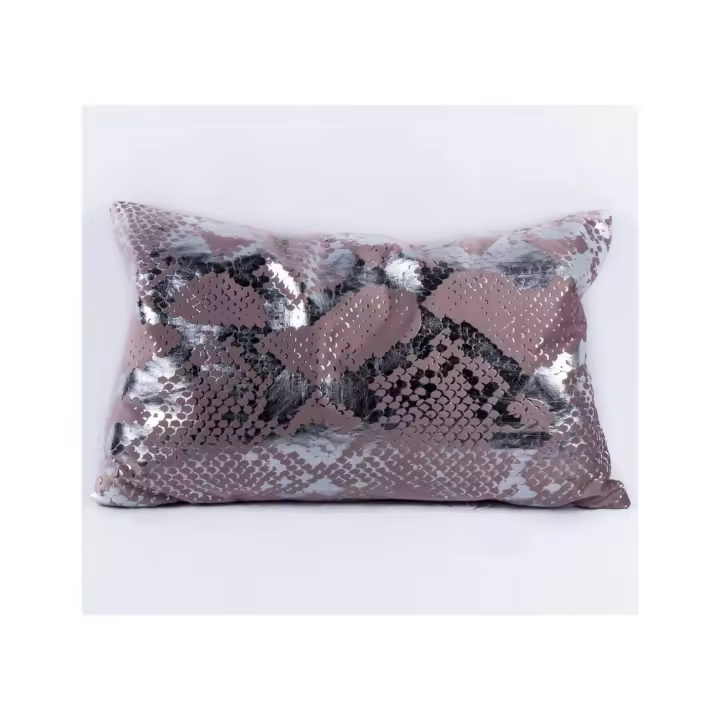 Cojín Decorativo Serpiente Plateado y Rosa Poliéster 53*33 - 1