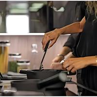 Set de Cacerolas Guzzini Cooking: Cacerola alta 24cm, Cacerola alta 20cm y Cacerola baja 24cm con tapa de vidrio - Revestimiento Quantanium con Titanio, Apto para Inducción. Incluye set de cuchillos de 6 piezas - details 0