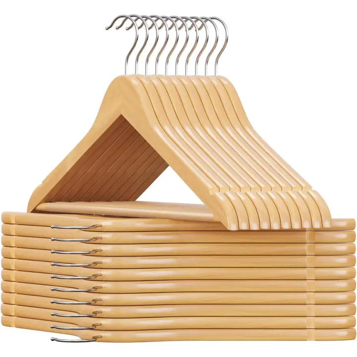 YUNIK HOME- Perchas de Madera Natural o Blanco Disponible en Pack 6/12/24/48 Unidades, Gancho Giratorio de 360°, Cortes Alrededor de los Hombros, Colgador Antideslizante para Chaquetas, camisetas, abrigos, Pantalones Evita las Muescas de Camisas, Vestidos - 1