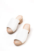 Lyla Wang Sandalias mujer mules con tacón alto y plataforma efecto madera con tachas y plantilla acolchada - details 19