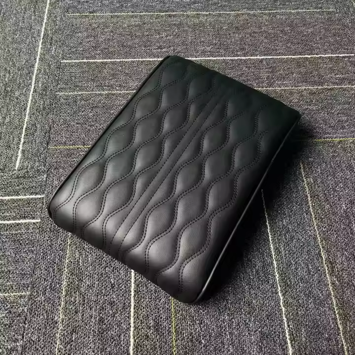Almohadilla De Reposabrazos De Coche 2024 Tapete Bordado En PU Cuero Protección Del Consolador Central Almohadillas De Espuma De Memoria Accesorios De Estilo Para El Interior Del Vehículo - 1