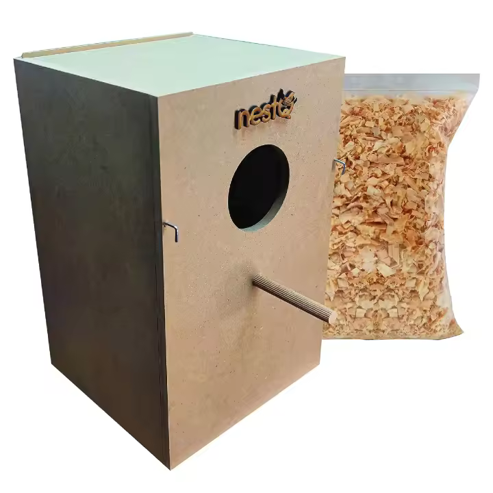 nestQ Nido para Ninfas 35 cm x 21,5 cm x 20,5 cm - Casita de Cría de Madera con Viruta - Nido Grande Ninfas, Carolinas, Cacatúas, Pyrrhuras - Casa de Madera para Aves - Nido de Madera Vertical - 1