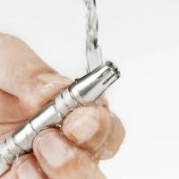 Afeitadora Manual Mini Para Nariz Y Orejas De Acero Inoxidable Corte De Pelo Clipper Eliminación De Vello En La Nariz Y En Las Orejas - details 1