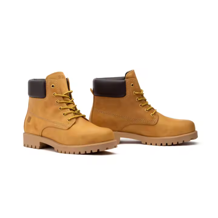 MºR83-11580 Panamá  Hecho en España Botas Hombre Piel Nobuck Panamá Numeración: 39-45 Marca: Route 83 Botas robustas en tono marrón miel panamá, ideales para actividades al aire libre y estilos urbanos. Estas botas, con un diseño atemporal, e - 1