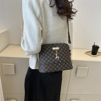Bolso De Hombro Para Mujer En Cuero PU Con Colgante De Ciervo Y Forma De Concha Bolso Cruzado Pequeño Moda Bolsos - details 12