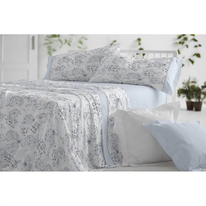 Juego de Sábanas 50% algodón-50% Poliéster Estampado de Flores Azul Marca Burrito Blanco - 1
