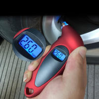 Nueva Medidora De Presión De Neumáticos Digital Con Iluminación Retroiluminada Alta Precisión Para Coche Medidor De Presión De Aire De Ruedas LCD Negro Rojo Verde Azul Plateado Oro Gris Oscuro - details 0