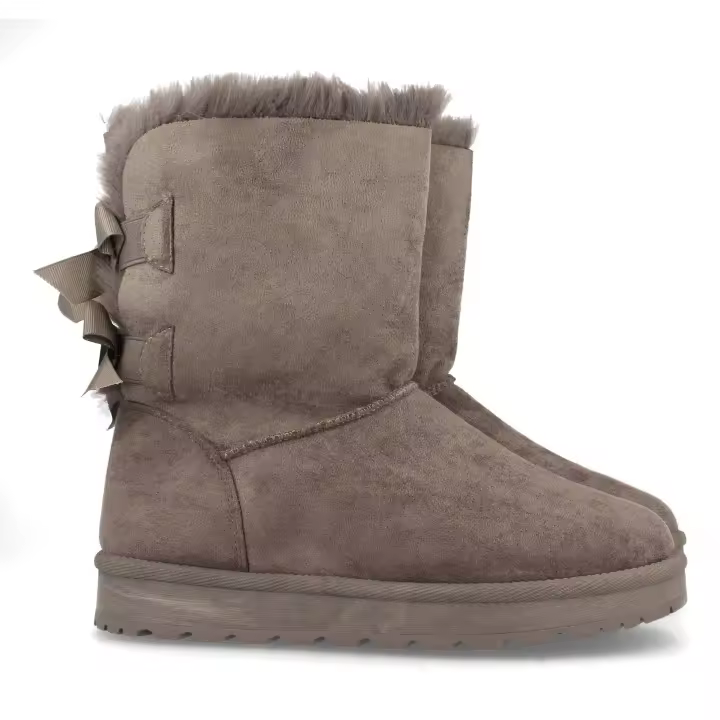 Botas Australianas Puntosalao con Lazo Gris para Mujer - Cómodas y Elegantes Estas botas australianas hebillas gris mujer en PuntoSalao y crea tu look con estilo y con los mejores precios del mercado - 1