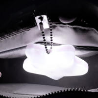 Luz LED Para Bolso De Mano Con Sensor Táctil Forma De Corazón Estrella Llavero Clip Regalo De Navidad Para Mujeres Luz Nocturna De Billetera - details 5
