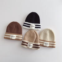 Gorro De Cashmere Para Bebés Niños Y Niñas 2024 Invierno Caliente Estilo De Moda Tejido En Rayas Unisex Tamaño Para Edades 1-3 Años Material COTON - details 0