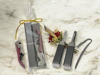 Lote de 10/15 Sacacorchos Abrecartas Marca-páginas y Bolígrafo de Antonio Miró en Bolsa de Regalo - Regalos para Invitados de Boda, Comuniones, Bautizos, Aniversarios - details 5