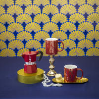 Bialetti Cafetera Clásica Italiana - Moka Express, distintos tamaños 3, 6 Tazas de Café -Con/Sin Vasos de Céramica - Cafetera de Aluminio de Alta Calidad para uso en Cocina - Color Rojo - details 1