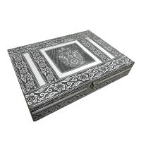 CAPRILO REGALOS & DECORACIÓN Caja Decorativa Étnica de Aluminio y Madera de Mango "Mano de Fátima". Cajas Multiusos y Joyeros. Detalles de Colección. Regalos Originales Decoración Hogar. 28 x 20 x 5,50 cm - details 0