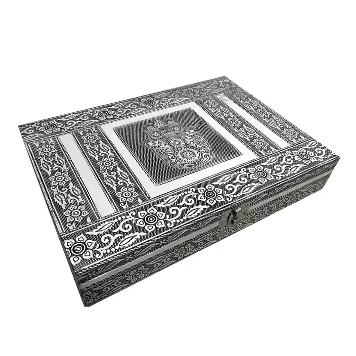CAPRILO REGALOS & DECORACIÓN Caja Decorativa Étnica de Aluminio y Madera de Mango "Mano de Fátima". Cajas Multiusos y Joyeros. Detalles de Colección. Regalos Originales Decoración Hogar. 28 x 20 x 5,50 cm - 1