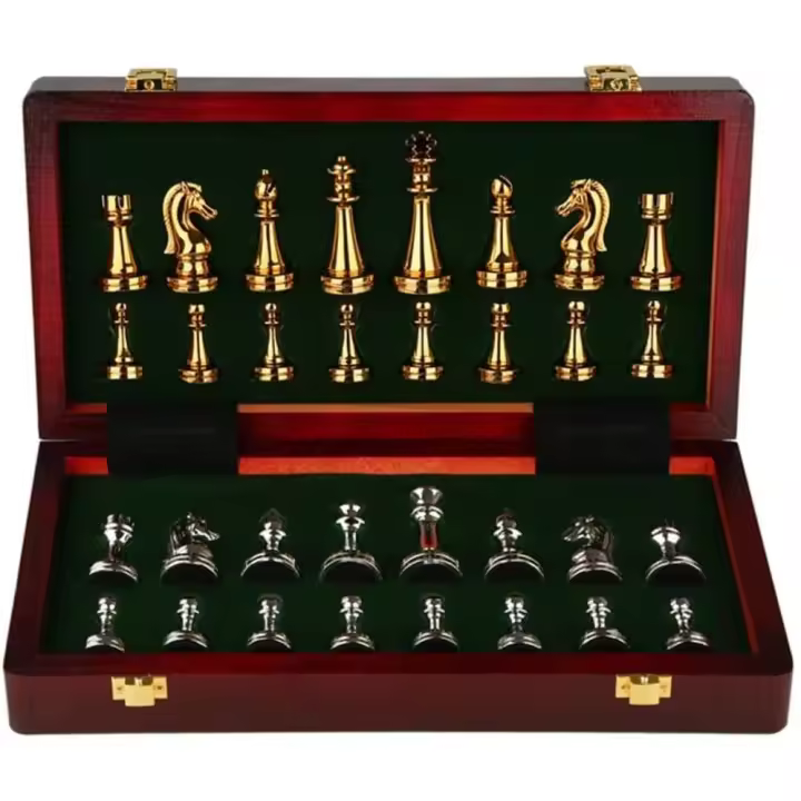 Juego de ajedrez de metal de lujo con tablero de madera, piezas doradas y plateadas, estuche plegable. - 1