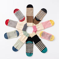 Calcetines De Moda Con Rayas Para Mujer Anti-derrapantes De Yoga Pilates Fitness Colorido Deportivo Tubo De Baile En El Suelo - details 1