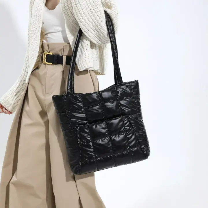 Bolso De Hombro Para Mujer De Invierno De Alta Calidad Tamaño Grande Con Plumas Abrazadera De Moda Bolsa De Brazo Desechable Satchel De Poliéster Con Cierre De Cremallera - 1