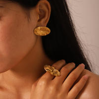 Encanto Pendientes de tuerca ovalados geométricos con rosca, perlas de imitación, acero inoxidable chapado en oro, elegantes y encantadores, regalos de joyería para mujer - details 0
