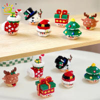 Bloques De Construcción DIY De Navidad HUIQIBAO MINI Con Santa Claus Cerdo De Navidad Yegua De Nieve Juguete De Bloques De Diamante Para Niños Y Adultos Regalo De Año Nuevo - details 0