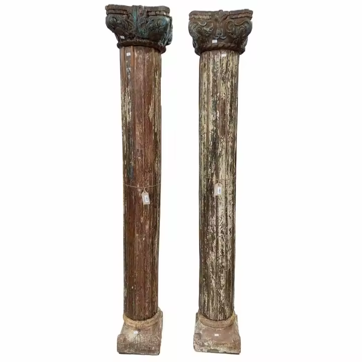 Dos columnas de madera con base de piedra 33x33x218h cm - 1