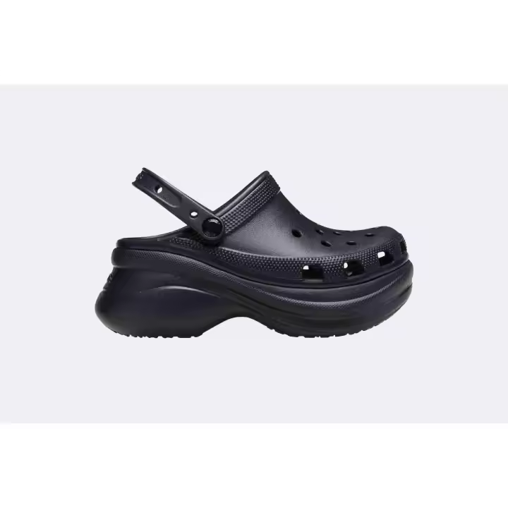 Crocs Classic Bae Clog en color negro para Mujer - 1
