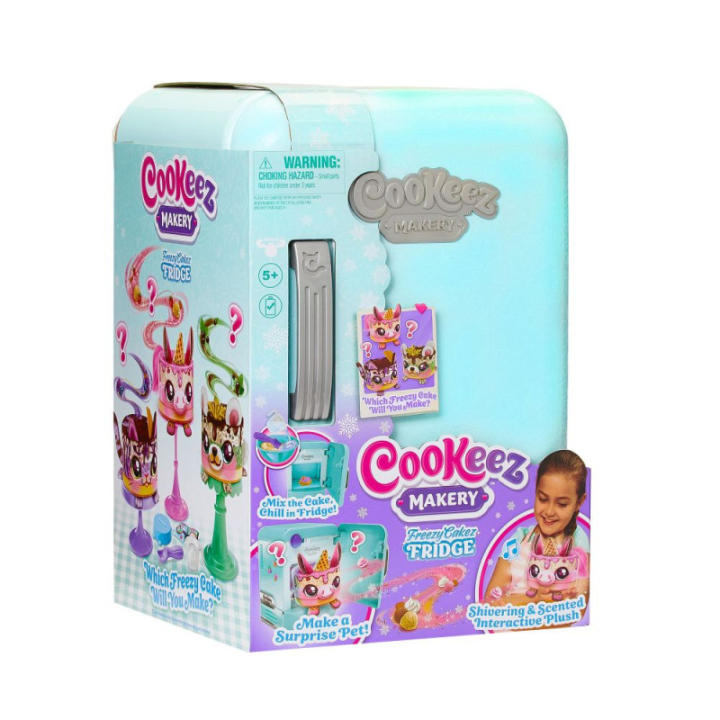 Freezy Cakez de Cookeez Makery. ¡Mezcla y Decora! Mete la Masa en la Nevera y, al sacarla, se habrá Convertido en un Peluche Interactivo y perfumado Que tiembla de frío. ¿Qué Freezy Cake prepararás? (Moose 23511)