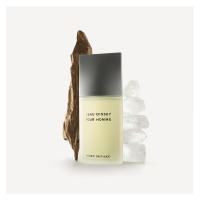 Issey Miyake L'Eau d'Issey Pour Homme 125 ml - Eau de Toilette Fresco y Elegante, Fragancia Masculina Moderna con Notas Aromáticas y Cítricas, Diseño Minimalista para el Hombre Contemporáneo. Colonia de Hombre Issey Miyake Formato 125ml. - details 1