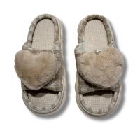 Zapatillas de casa para mujer con diseño de corazón marca sunsea - details 3