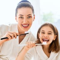 Micro-Nano Cuchillo de dientes manual with 20000 Cerdas para encías frágiles adultos y niños (Negro + Blanco) - details 4