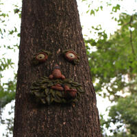 Estatua De Árbol Riómano Para Jardín Patio Exterior Escultura De Rostro Divertido Y Encantadora En Resina Estilo Antiguo - details 4