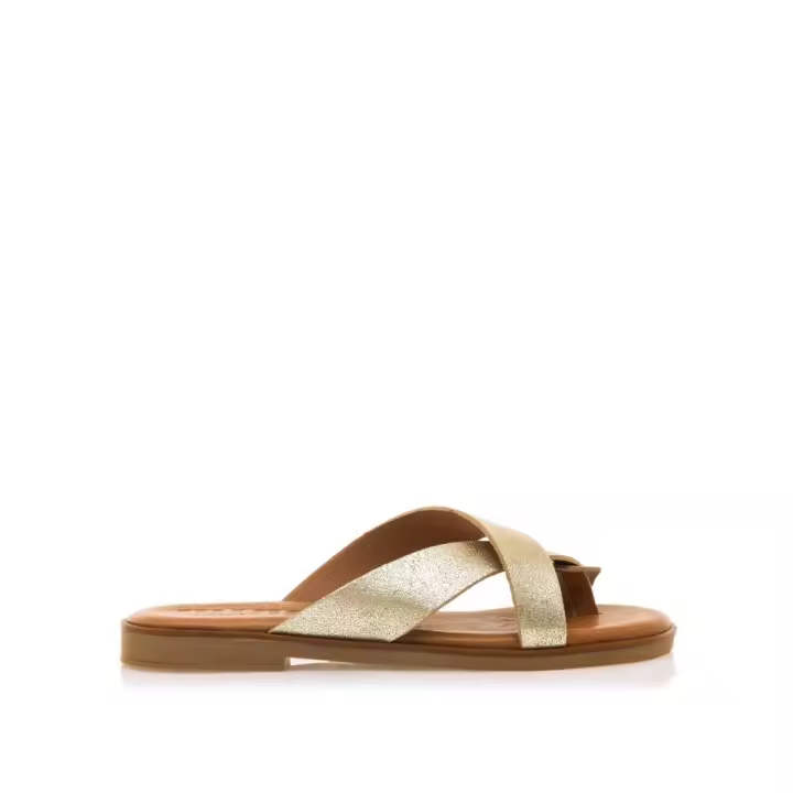 Calzado Sandalias marca Mustang modelo 54307-C57873 para mujer en color metal - 1
